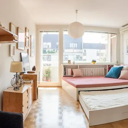 Retro Chic Studio In Trnovo *